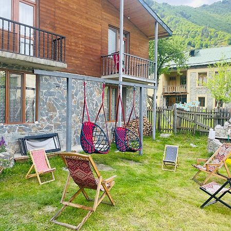 Manana Japaridze'S Guesthouse Mestia Ngoại thất bức ảnh