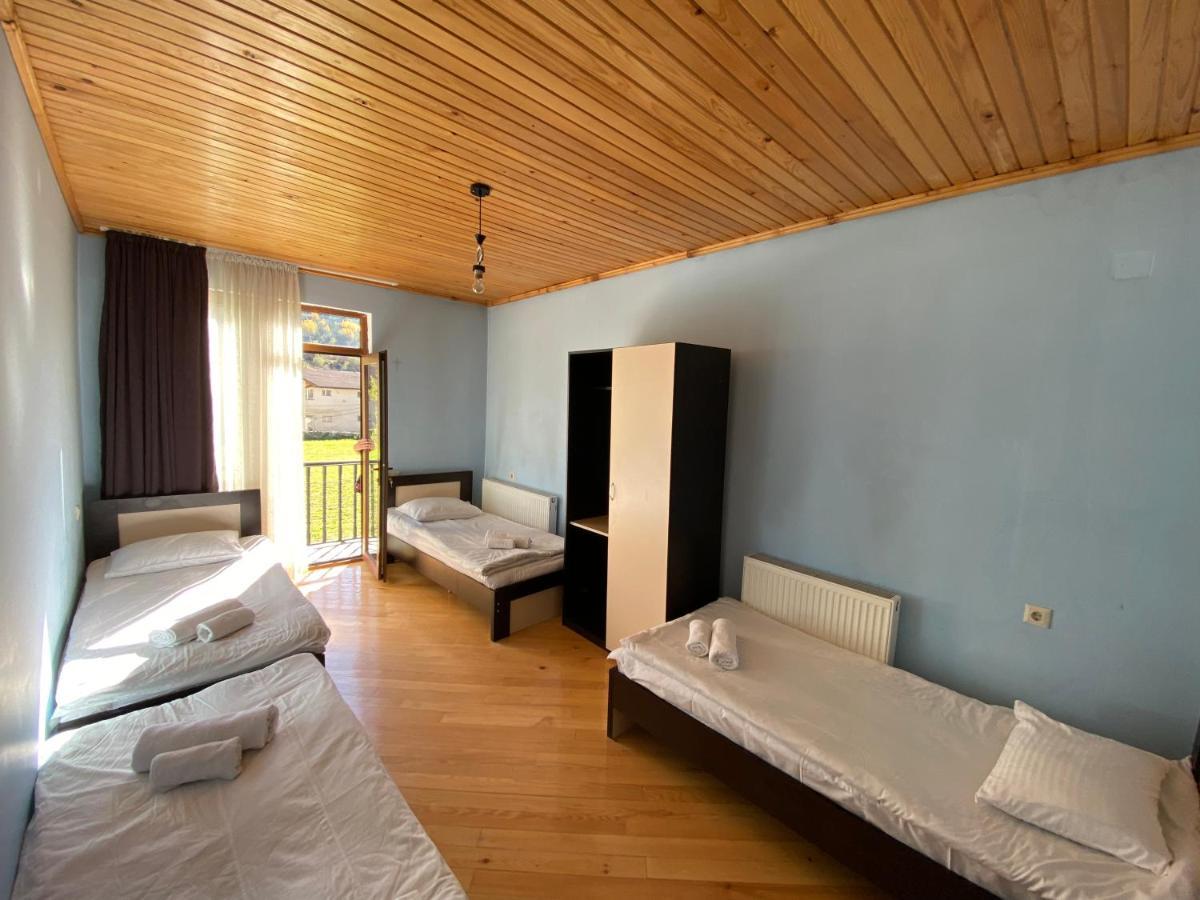 Manana Japaridze'S Guesthouse Mestia Ngoại thất bức ảnh