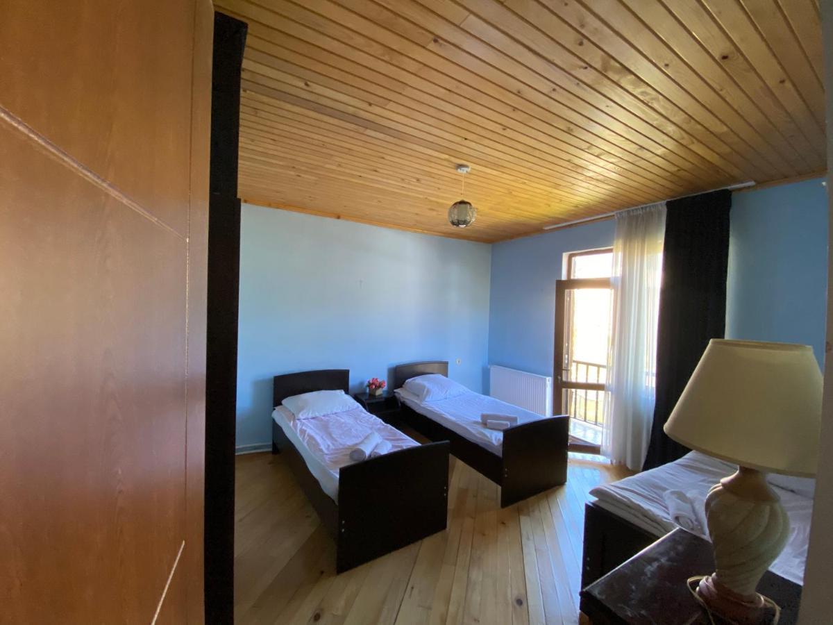 Manana Japaridze'S Guesthouse Mestia Ngoại thất bức ảnh