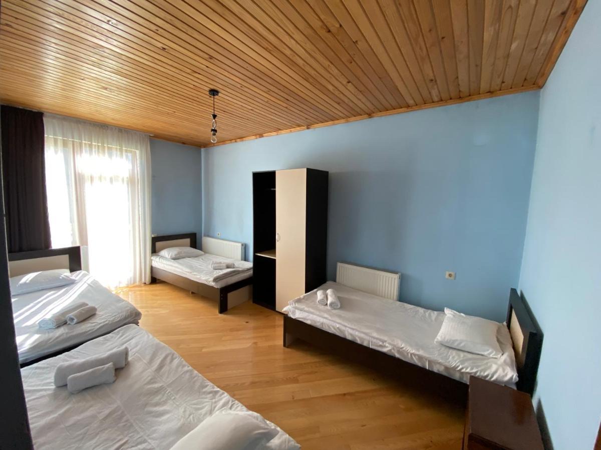 Manana Japaridze'S Guesthouse Mestia Ngoại thất bức ảnh