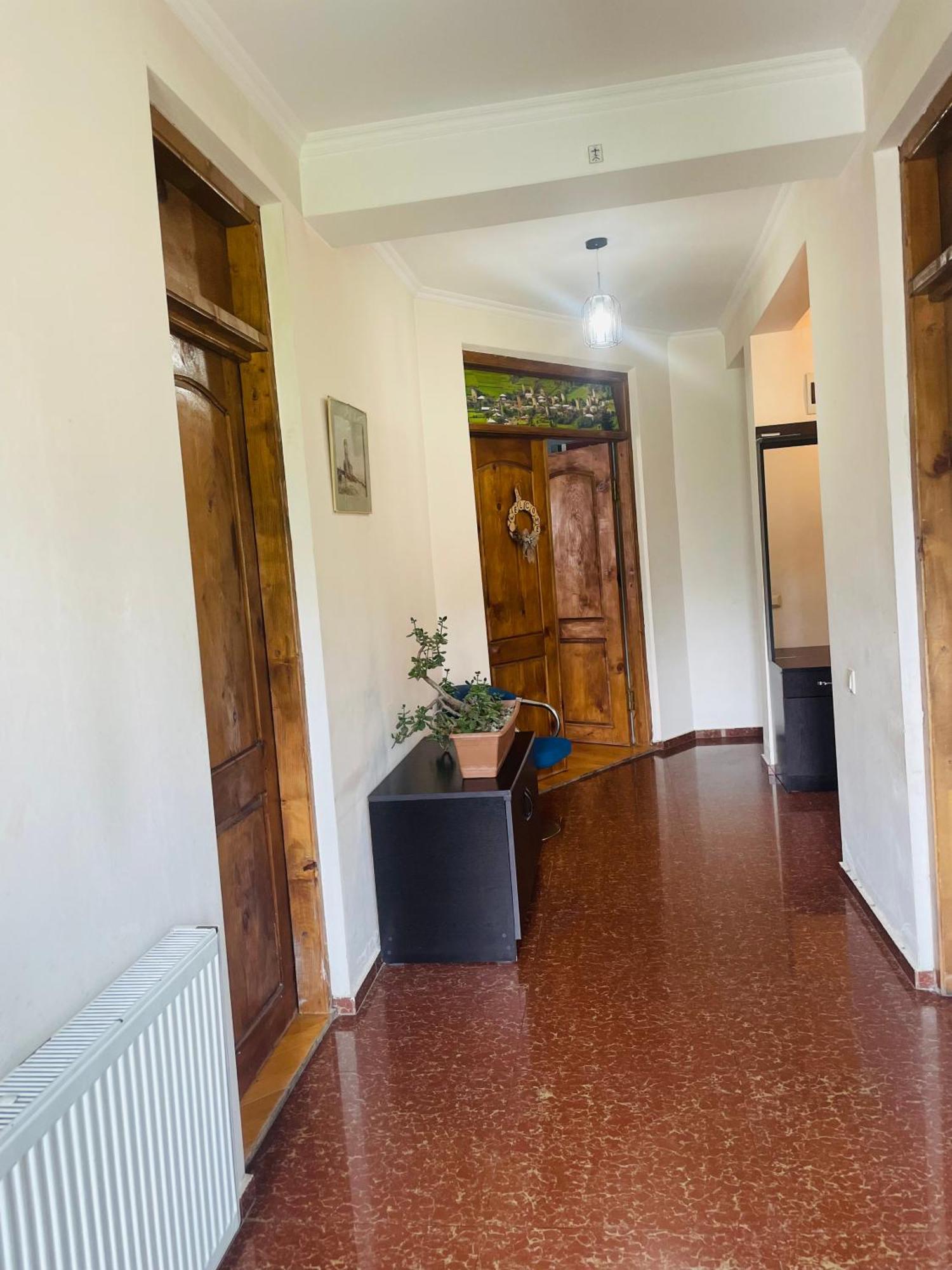 Manana Japaridze'S Guesthouse Mestia Ngoại thất bức ảnh