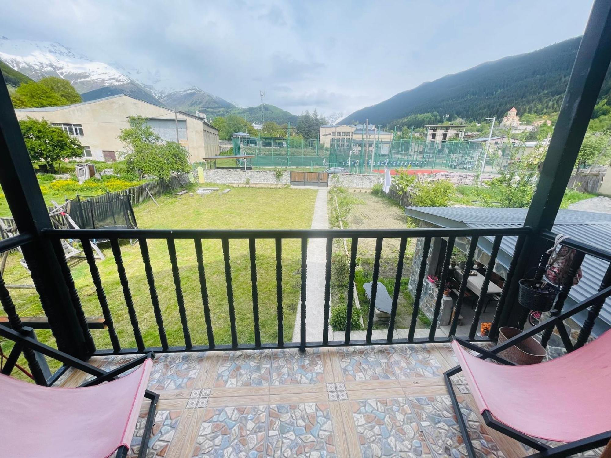 Manana Japaridze'S Guesthouse Mestia Ngoại thất bức ảnh